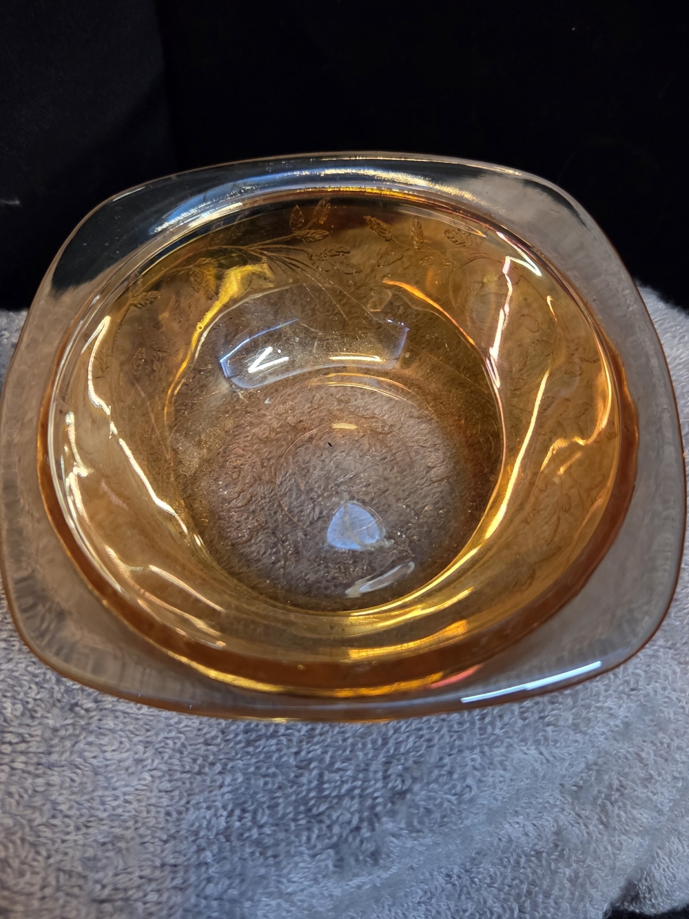 Jeannette Glass FLORAGOLD Louisa Marigold Iridescent Small Square Berry Bowl